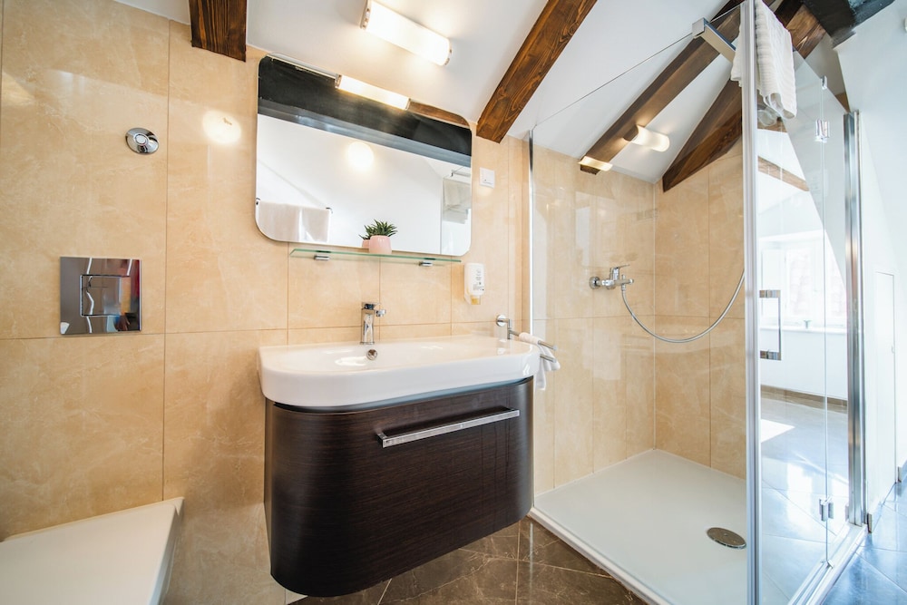 SUNce Palace Apartments with free offsite parking — Hotel rooms in Dubrovnik, Dubrovnik-Neretva
