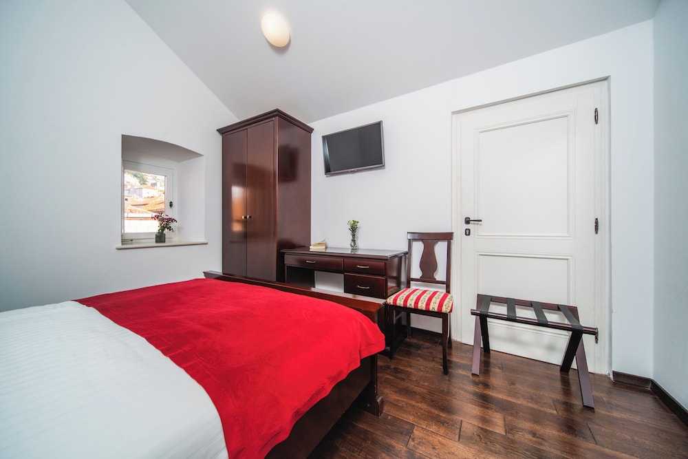 SUNce Palace Apartments with free offsite parking — Hotel rooms in Dubrovnik, Dubrovnik-Neretva