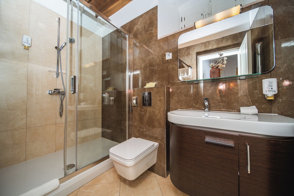 SUNce Palace Apartments with free offsite parking — Hotel rooms in Dubrovnik, Dubrovnik-Neretva