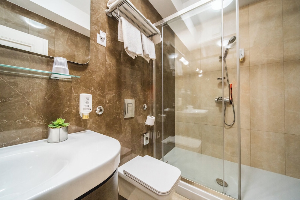 SUNce Palace Apartments with free offsite parking — Hotel rooms in Dubrovnik, Dubrovnik-Neretva
