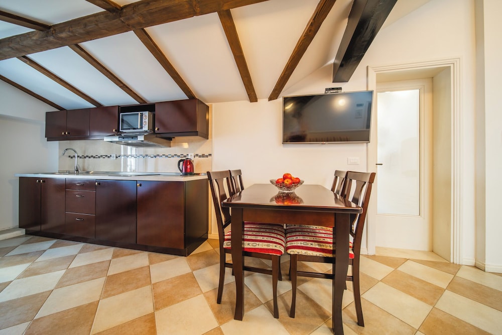 SUNce Palace Apartments with free offsite parking — Hotel rooms in Dubrovnik, Dubrovnik-Neretva