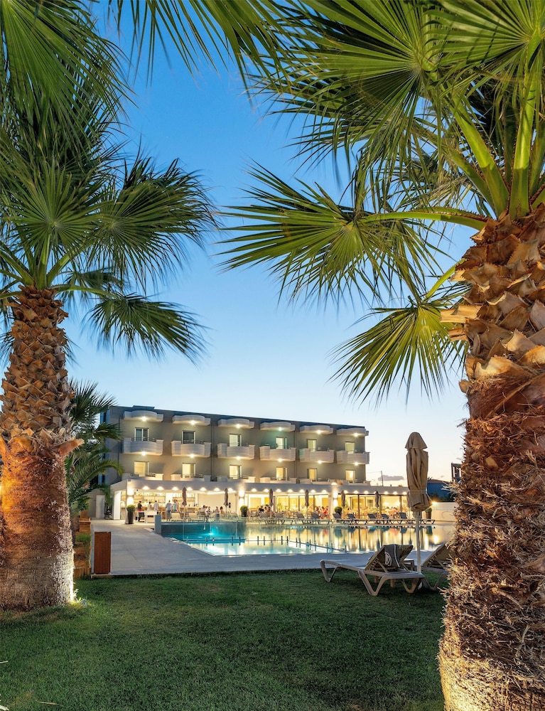 Dore Hotel — Hotel building in Chania