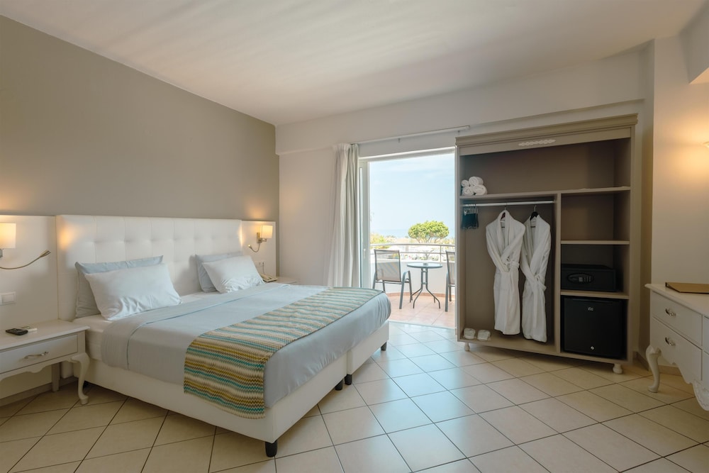 Dore Hotel — Hotel rooms in Chania