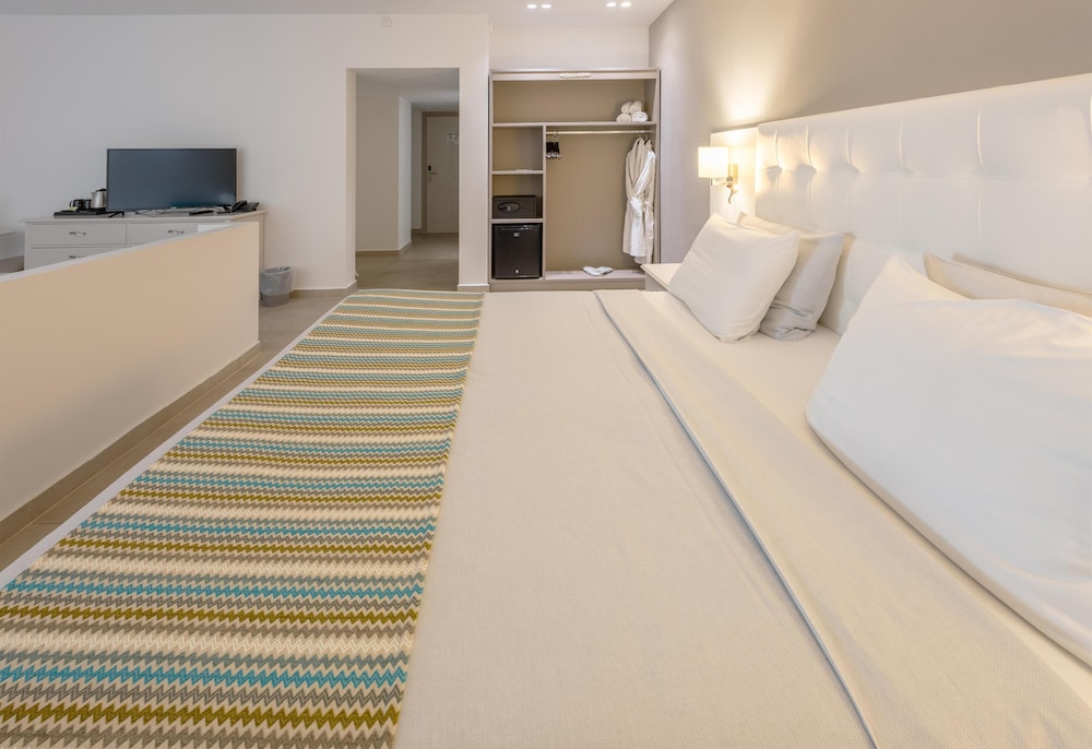 Dore Hotel — Hotel rooms in Chania