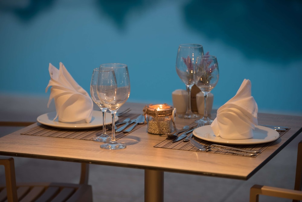 Dore Hotel — Restaurant & bars in Chania