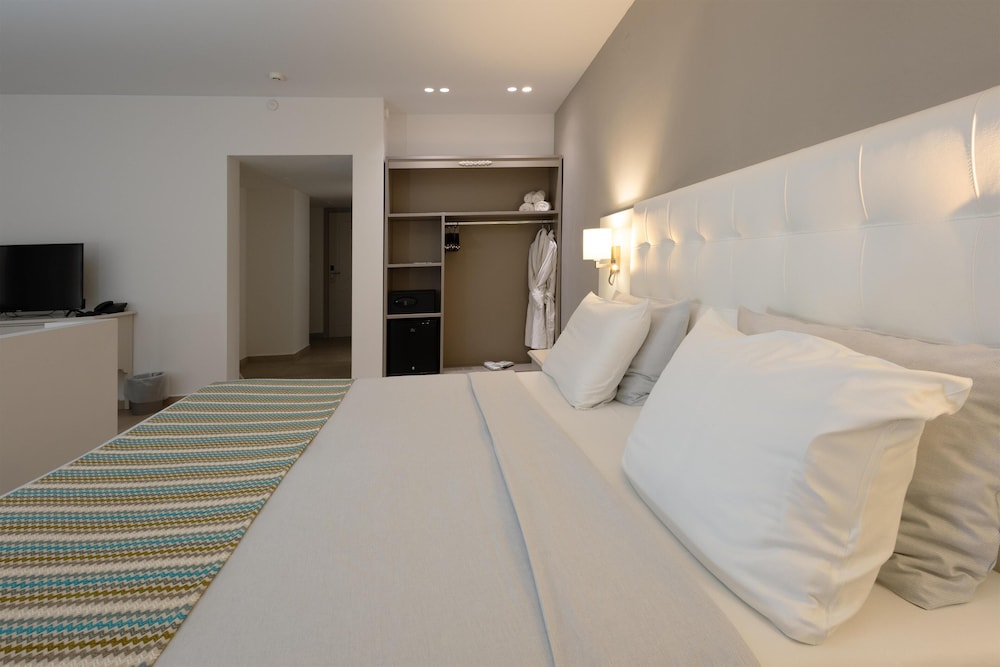 Dore Hotel — Hotel rooms in Chania