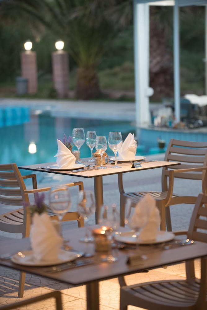 Dore Hotel — Restaurant & bars in Chania