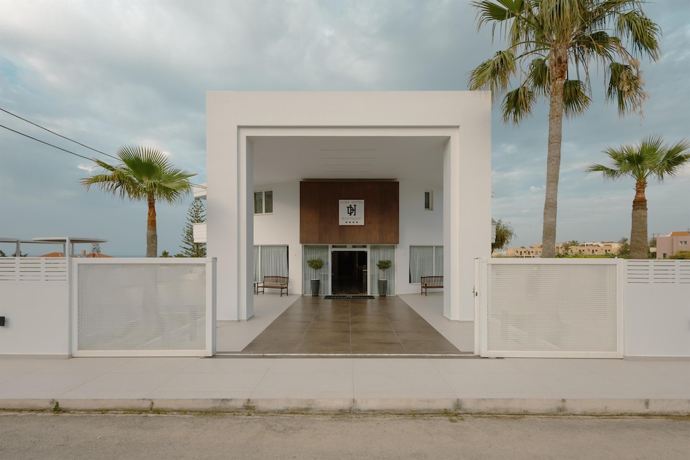 Dore Hotel — Hotel building in Chania