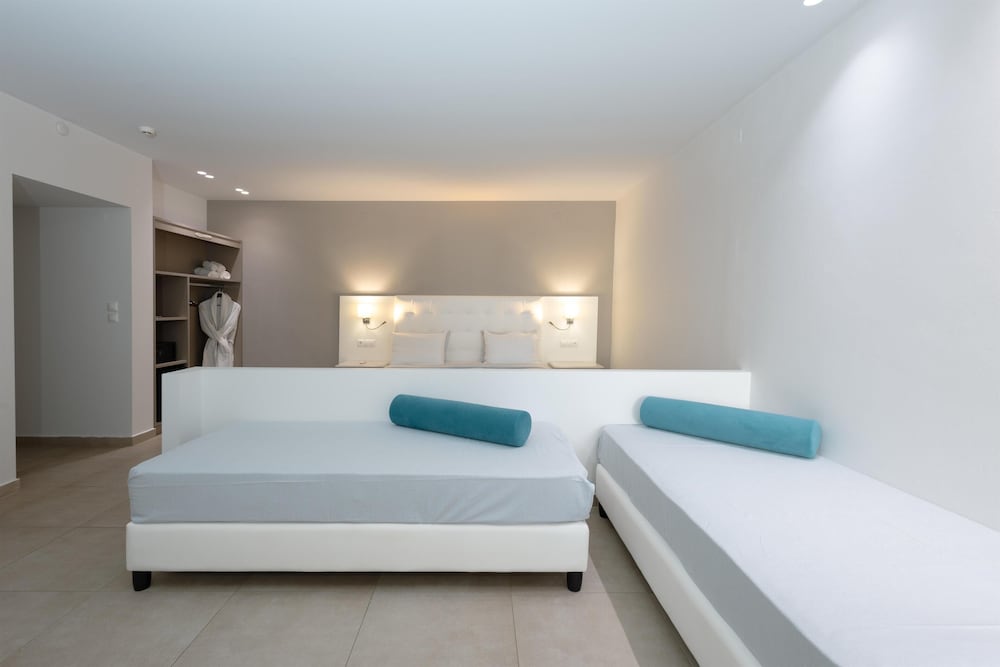 Dore Hotel — Hotel rooms in Chania
