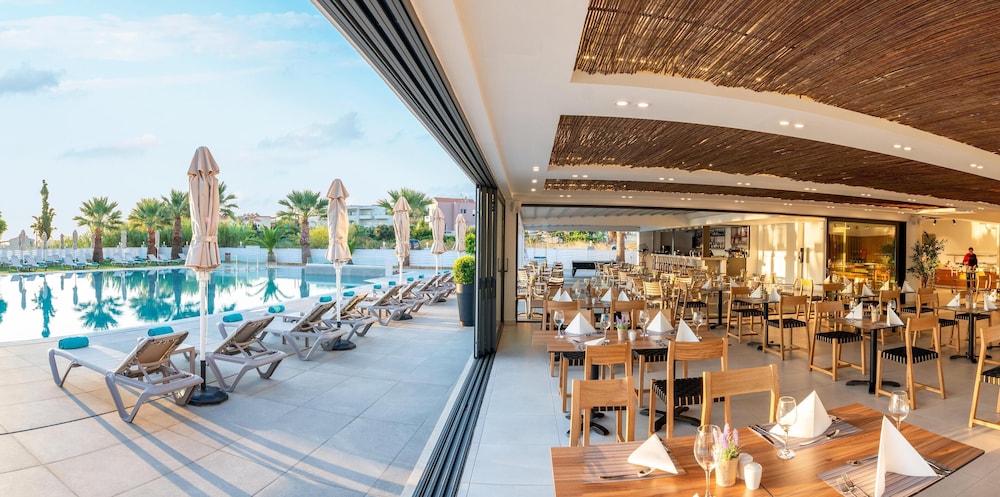 Dore Hotel — Restaurant & bars in Chania