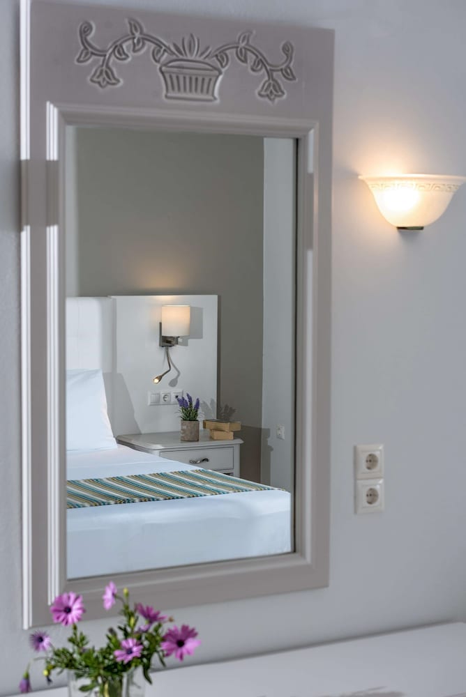 Dore Hotel — Hotel rooms in Chania