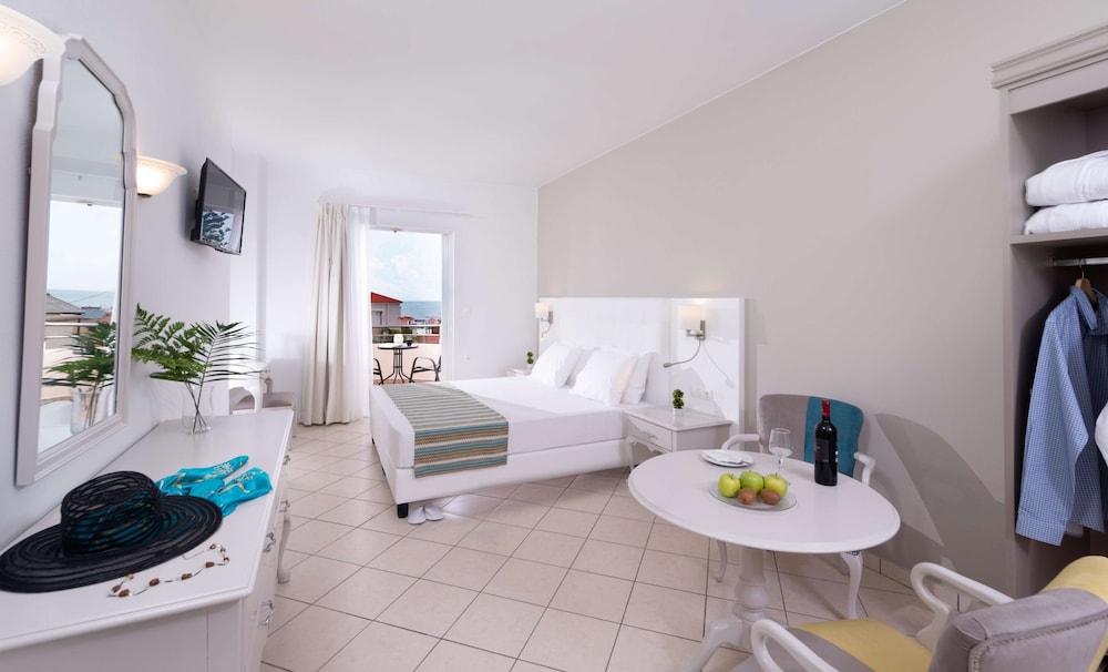 Dore Hotel — Hotel rooms in Chania