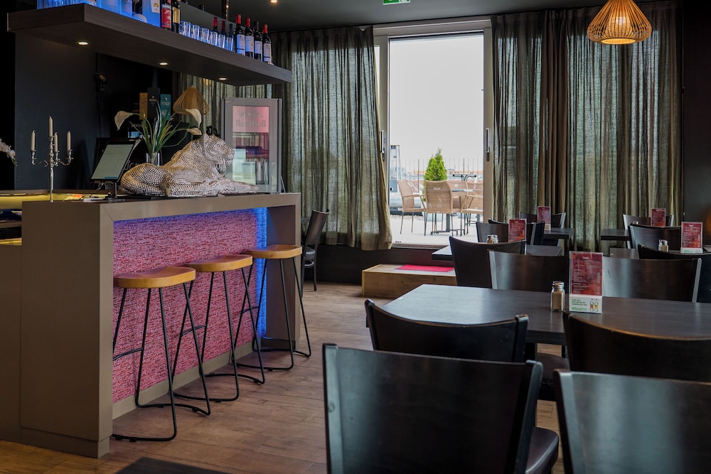 Homaris West Side – Self- Check In — Restaurant & bars in Berlin, Berlin