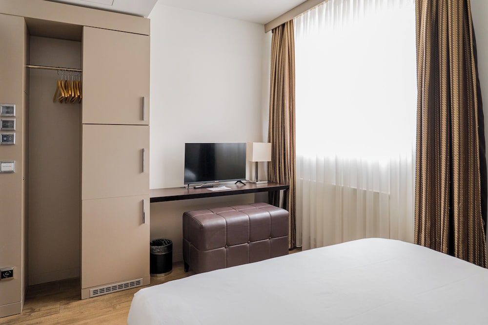 Homaris West Side – Self- Check In — Hotel rooms in Berlin, Berlin