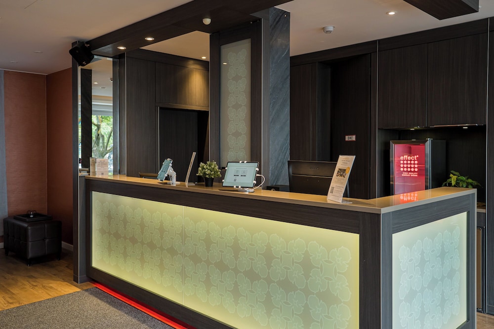 Homaris West Side – Self- Check In — Hotel building in Berlin, Berlin