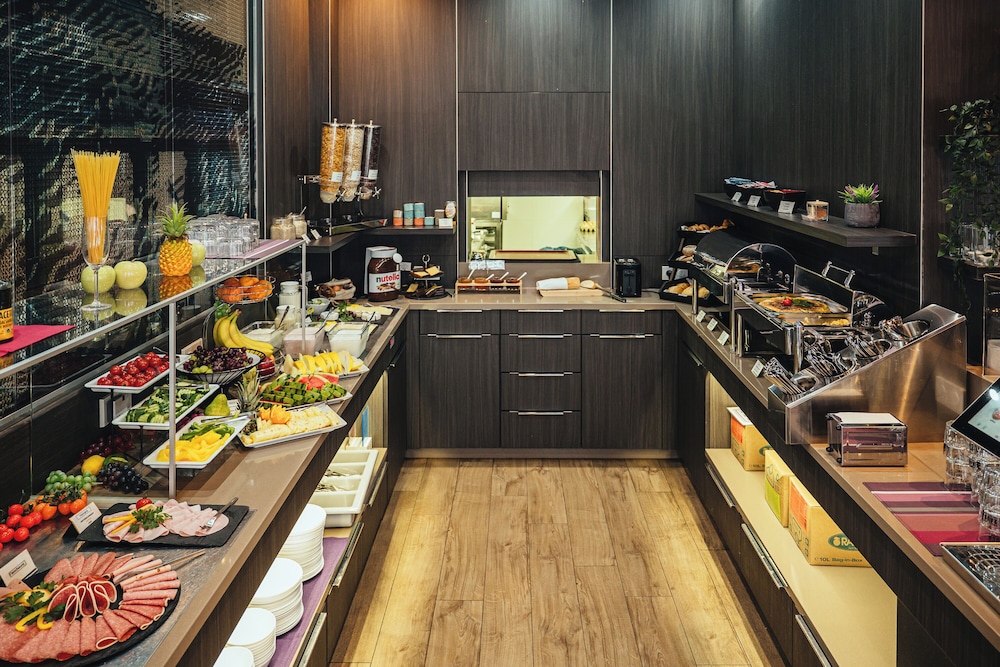 Homaris West Side – Self- Check In — Restaurant & bars in Berlin, Berlin
