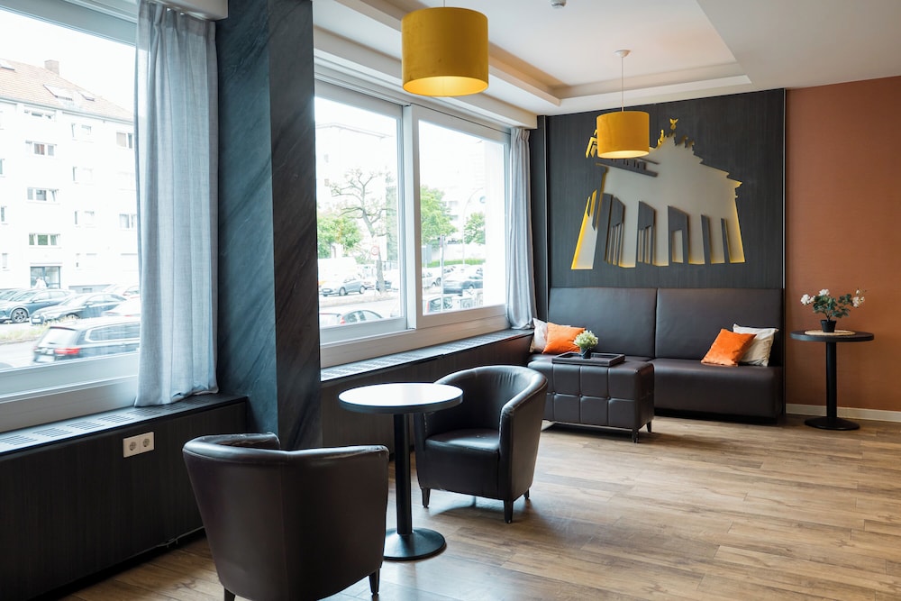 Homaris West Side – Self- Check In — Hotel building in Berlin, Berlin