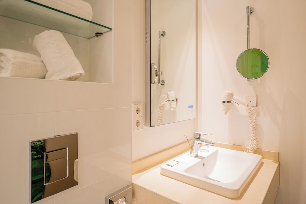 Homaris West Side – Self- Check In — Hotel rooms in Berlin, Berlin