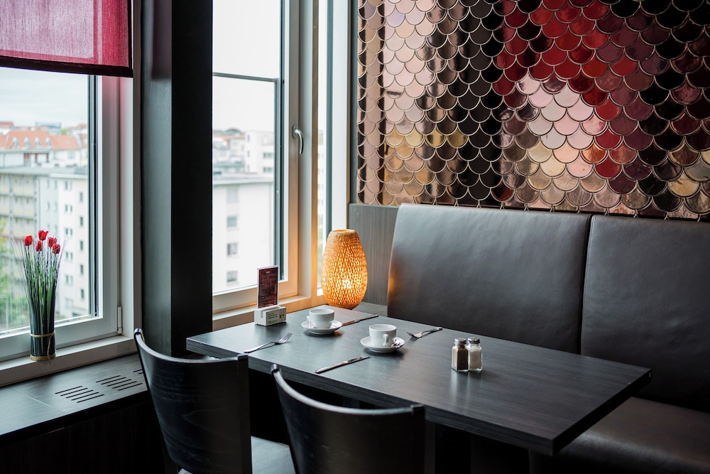 Homaris West Side – Self- Check In — Restaurant & bars in Berlin, Berlin