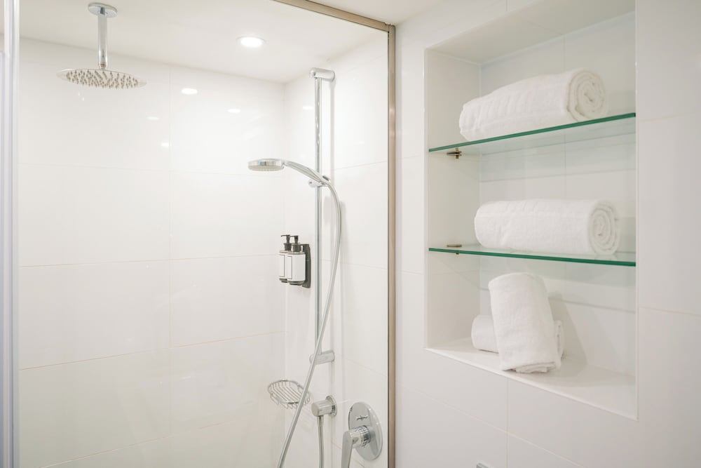 Homaris West Side – Self- Check In — Hotel rooms in Berlin, Berlin