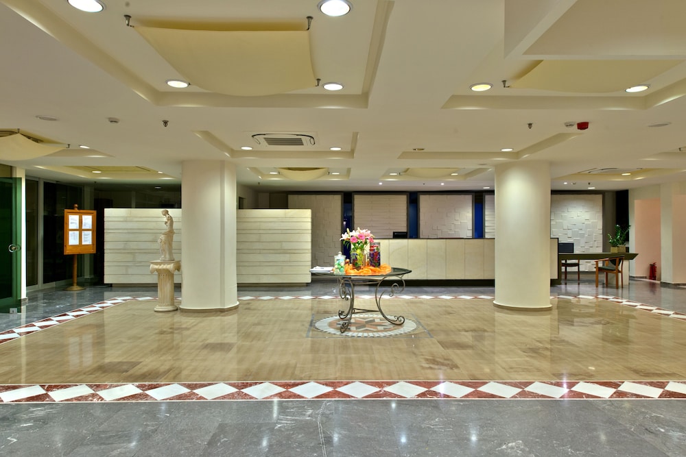 Minos Hotel — Hotel building in Rethymnon