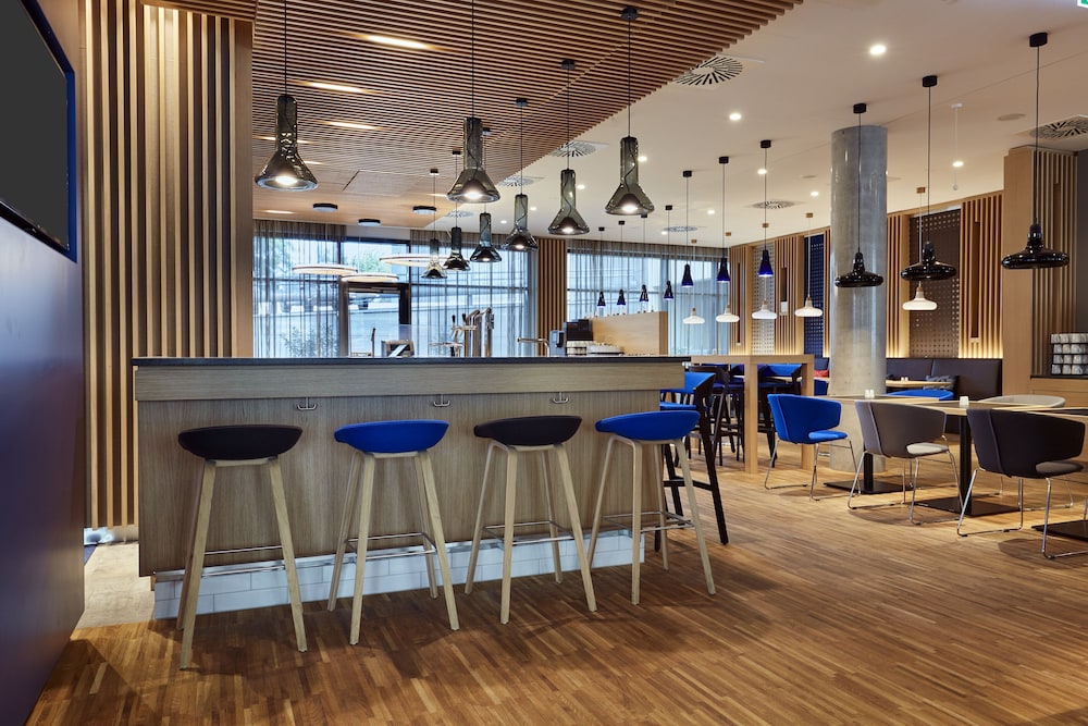 Holiday Inn Express Berlin - Alexanderplatz by IHG — Restaurant & bars in Berlin, Berlin