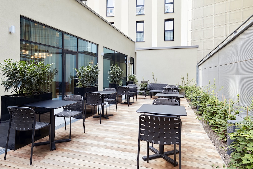 Holiday Inn Express Berlin - Alexanderplatz by IHG — Restaurant & bars in Berlin, Berlin