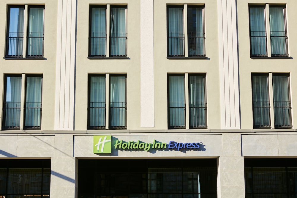 Holiday Inn Express Berlin - Alexanderplatz by IHG — Hotel building in Berlin, Berlin