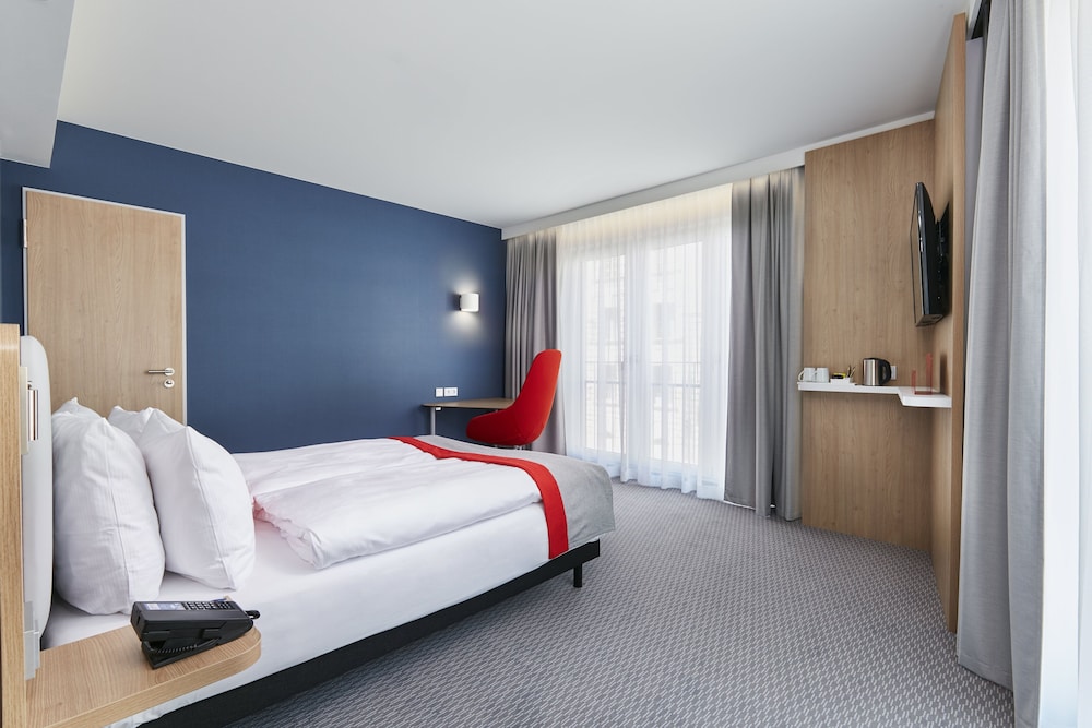 Holiday Inn Express Berlin - Alexanderplatz by IHG — Hotel rooms in Berlin, Berlin