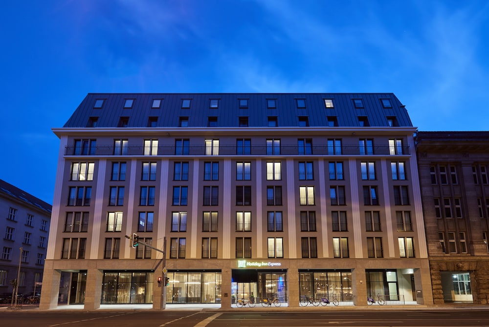Holiday Inn Express Berlin - Alexanderplatz by IHG — Hotel building in Berlin, Berlin