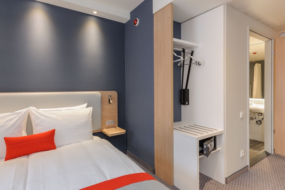 Holiday Inn Express Berlin - Alexanderplatz by IHG — Hotel rooms in Berlin, Berlin