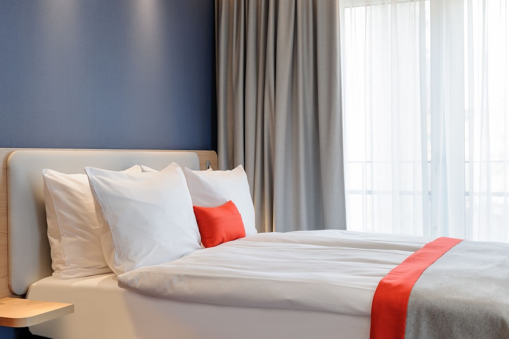 Holiday Inn Express Berlin - Alexanderplatz by IHG — Hotel rooms in Berlin, Berlin