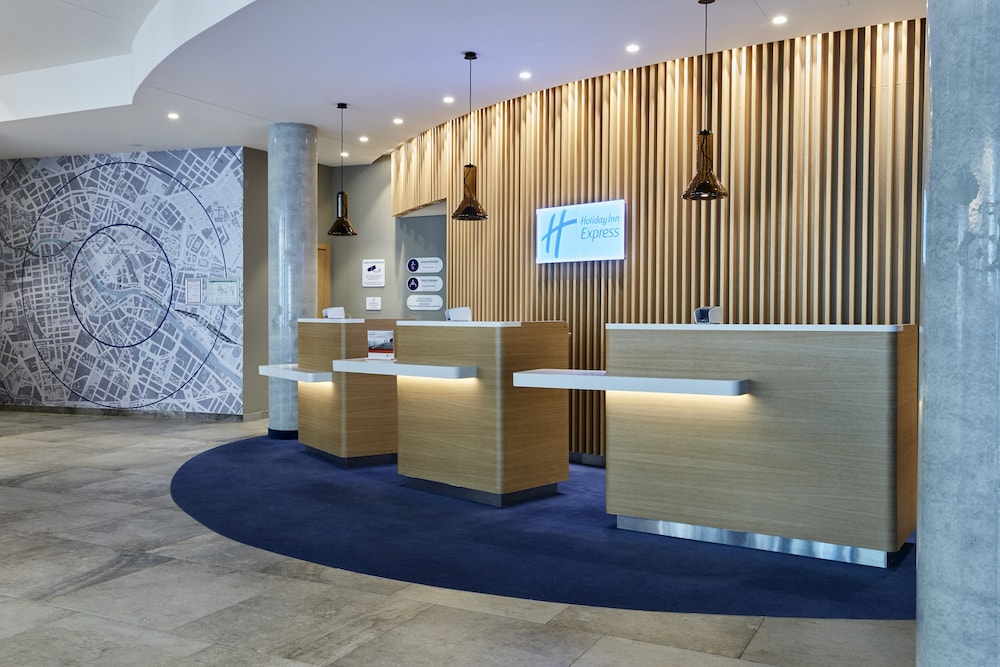 Holiday Inn Express Berlin - Alexanderplatz by IHG — Hotel building in Berlin, Berlin