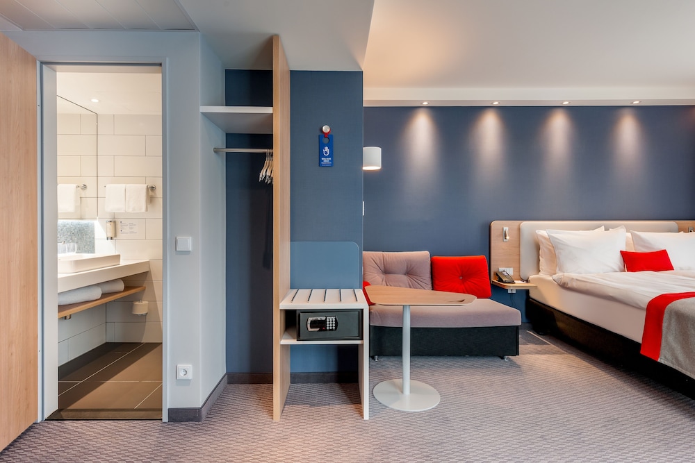 Holiday Inn Express Berlin - Alexanderplatz by IHG — Hotel rooms in Berlin, Berlin