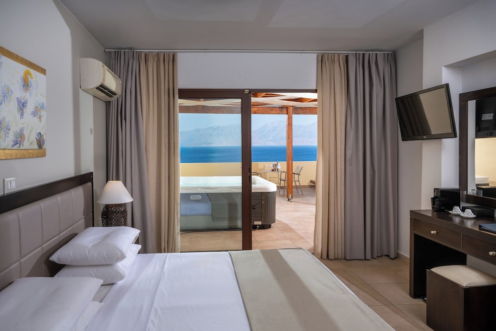 Miramare Resort & Spa — Hotel rooms in Ammoudara (Agios Nikolaos)