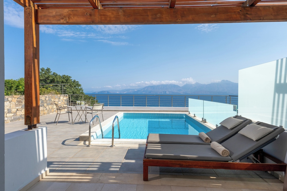 Miramare Resort & Spa — Swimming pool in Ammoudara (Agios Nikolaos)