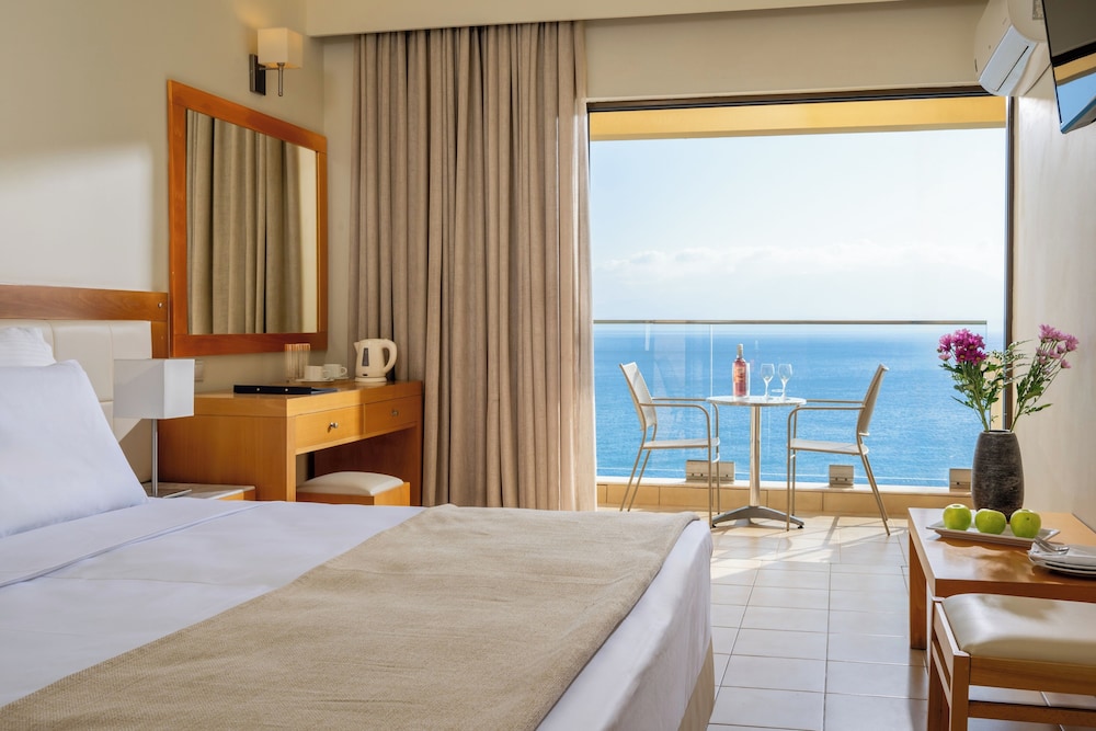 Miramare Resort & Spa — Hotel rooms in Ammoudara (Agios Nikolaos)