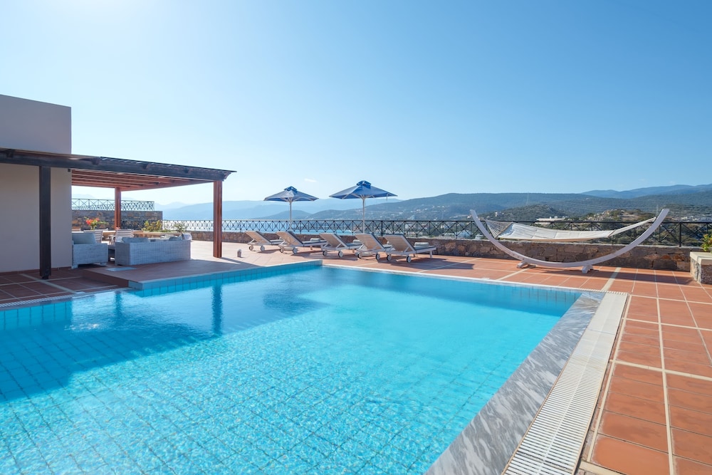 Miramare Resort & Spa — Swimming pool in Ammoudara (Agios Nikolaos)