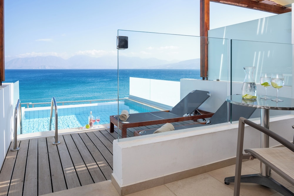 Miramare Resort & Spa — Swimming pool in Ammoudara (Agios Nikolaos)