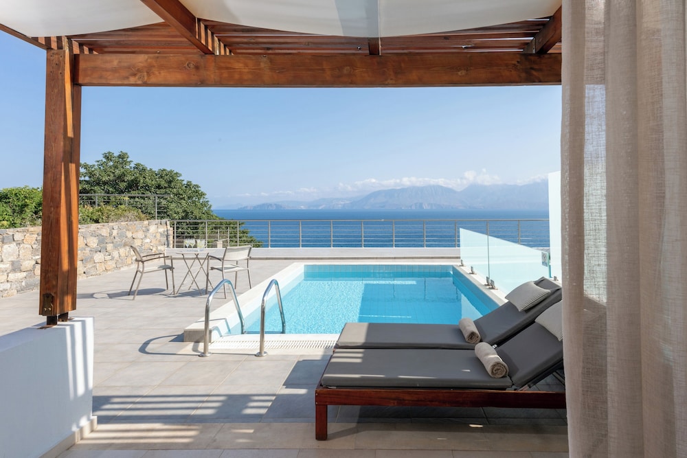Miramare Resort & Spa — Swimming pool in Ammoudara (Agios Nikolaos)