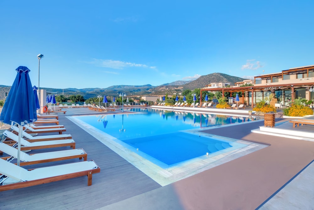 Miramare Resort & Spa — Swimming pool in Ammoudara (Agios Nikolaos)