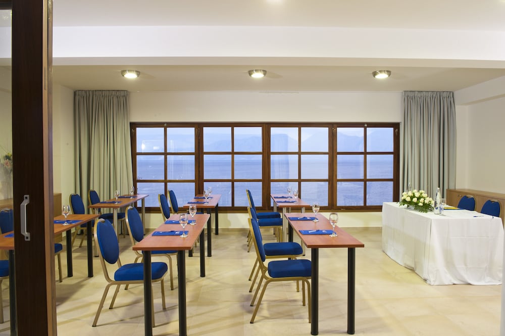 Miramare Resort & Spa — Restaurant & bars in Ammoudara (Agios Nikolaos)