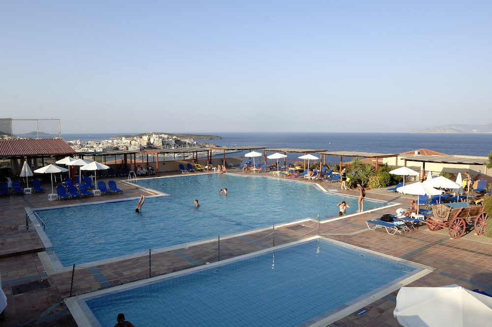 Miramare Resort & Spa — Swimming pool in Ammoudara (Agios Nikolaos)