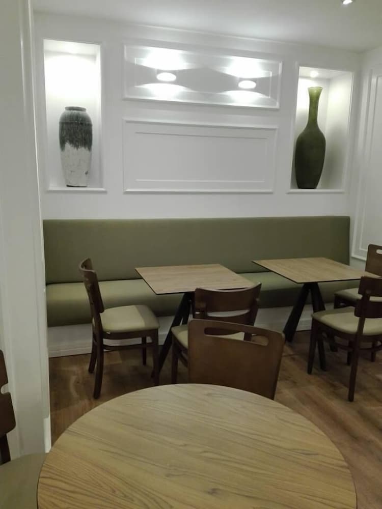 Hotel Do Centro — Restaurant & bars in Funchal, Madeira