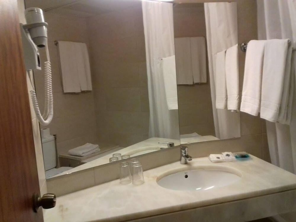 Hotel Do Centro — Hotel rooms in Funchal, Madeira