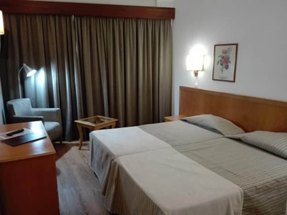 Hotel Do Centro — Hotel rooms in Funchal, Madeira