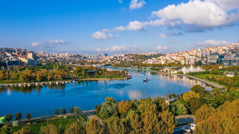 Ramada by Wyndham Istanbul Golden Horn - zdjęcie 5