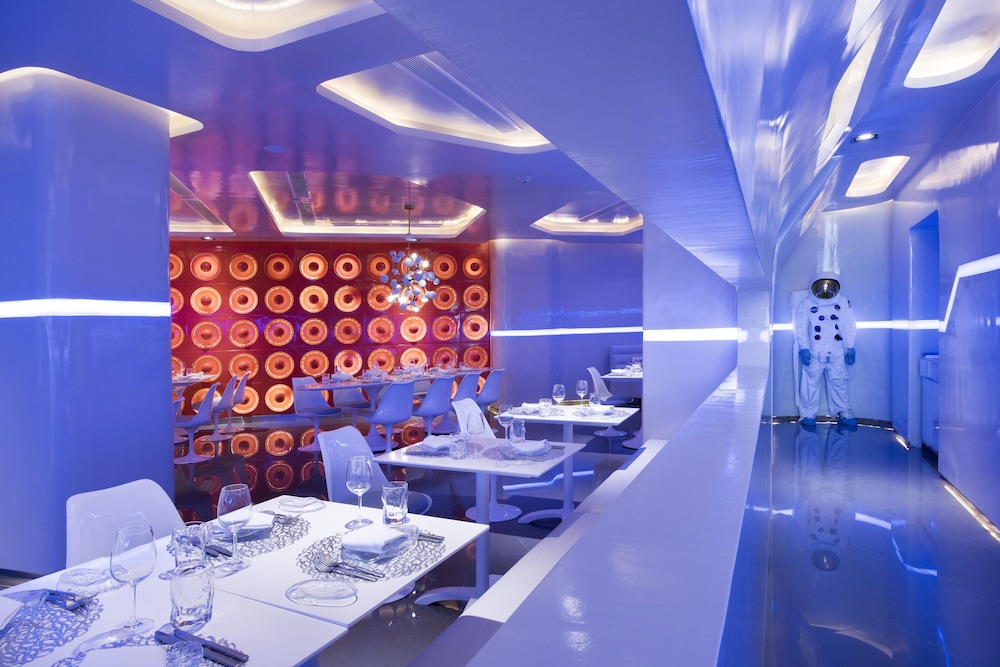 Nickelodeon Hotels & Resorts Punta Cana, Gourmet All Inclusive by Karisma — Restaurant & bars in Uvero Alto, La Altagracia