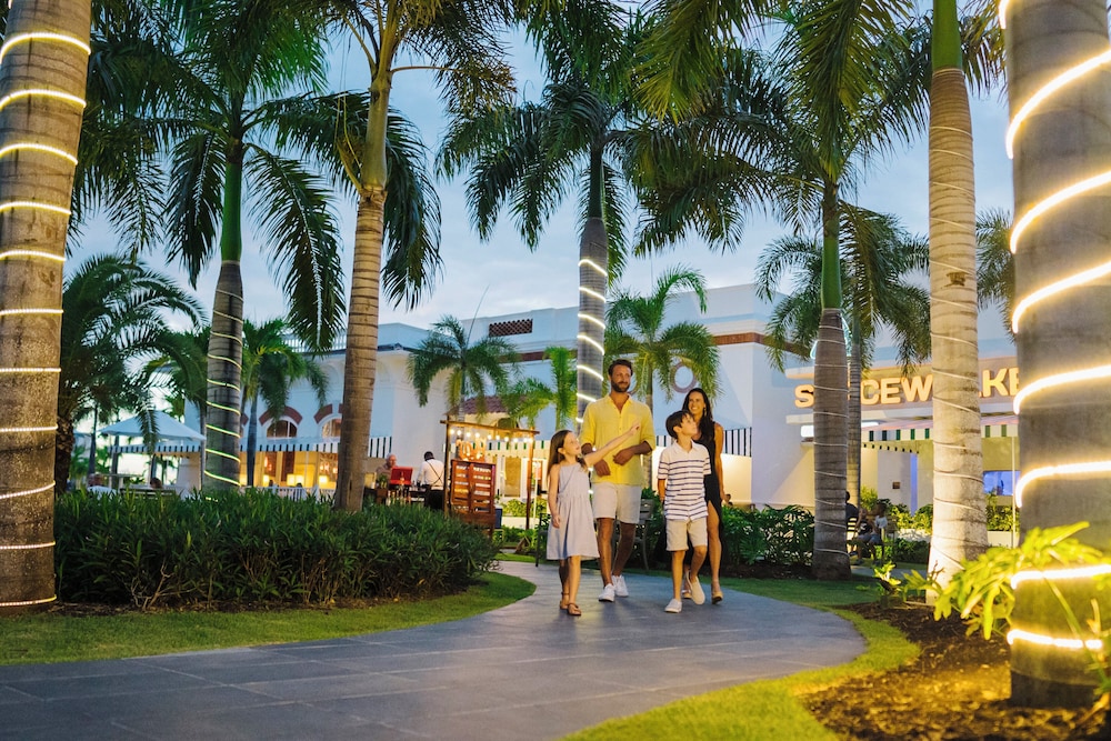 Nickelodeon Hotels & Resorts Punta Cana, Gourmet All Inclusive by Karisma — Hotel building in Uvero Alto, La Altagracia