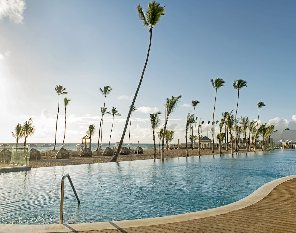 Nickelodeon Hotels & Resorts Punta Cana, Gourmet All Inclusive by Karisma — Swimming pool in Uvero Alto, La Altagracia
